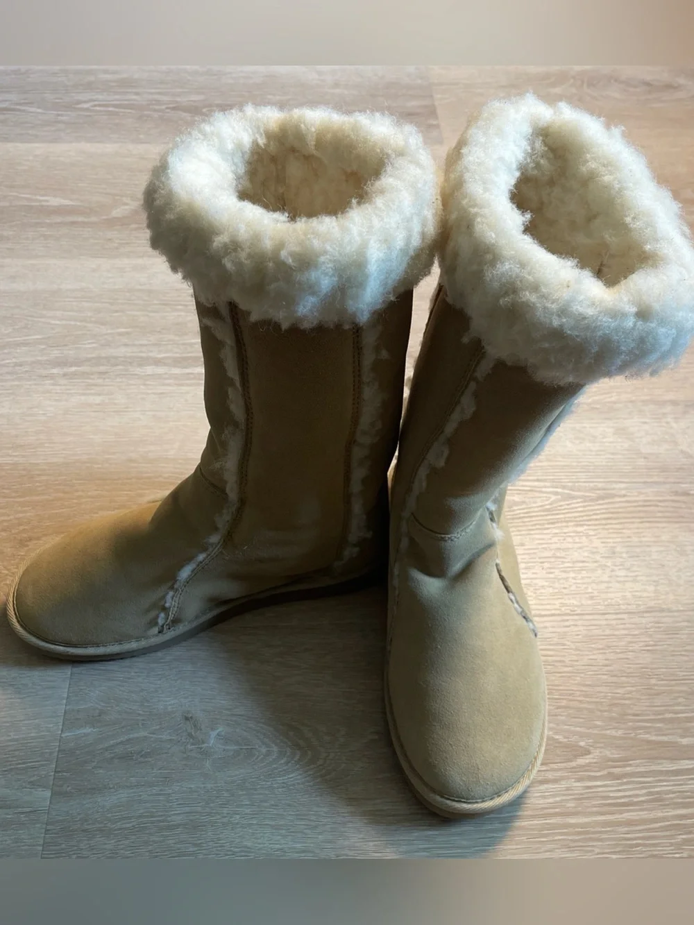 New EMU AUSTRALIA Tan Beige Suede Wool Pull On Boots Winter Snow Ugg like style